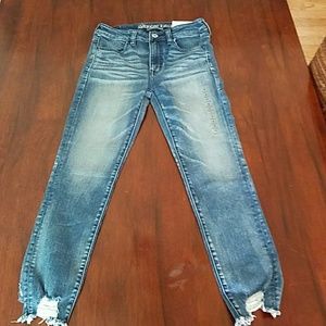 AMERICAM EAGLE HIGH-RISE JEGGING CROP